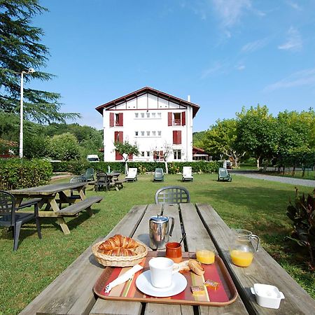Hotel Pyrenees Atlantique Saint-Pée-sur-Nivelle Exteriör bild