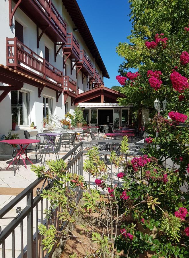 Hotel Pyrenees Atlantique Saint-Pée-sur-Nivelle Exteriör bild