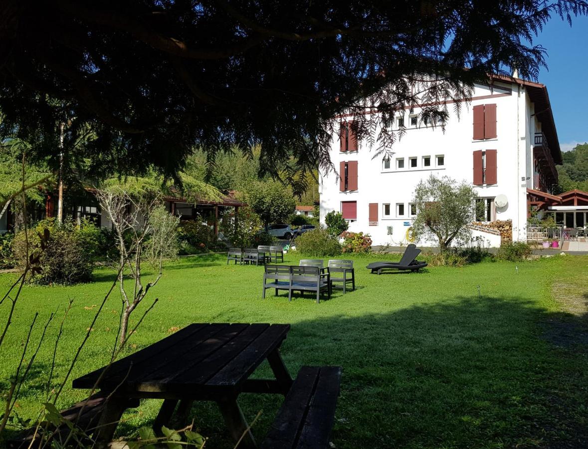 Hotel Pyrenees Atlantique Saint-Pée-sur-Nivelle Exteriör bild